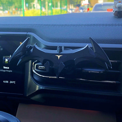 Bat-Style Gravity Car Phone Mount – Effortless and Secure Universal Fit for Phones